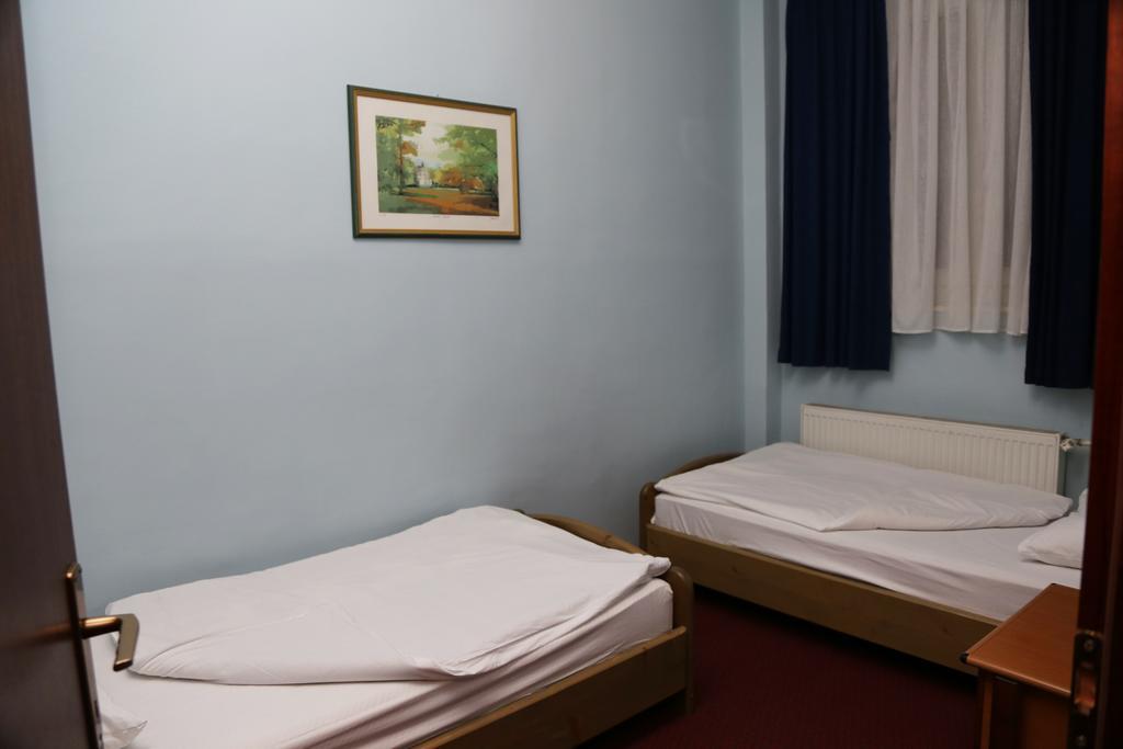 Hotel Carlstadt 卡尔洛瓦茨 客房 照片