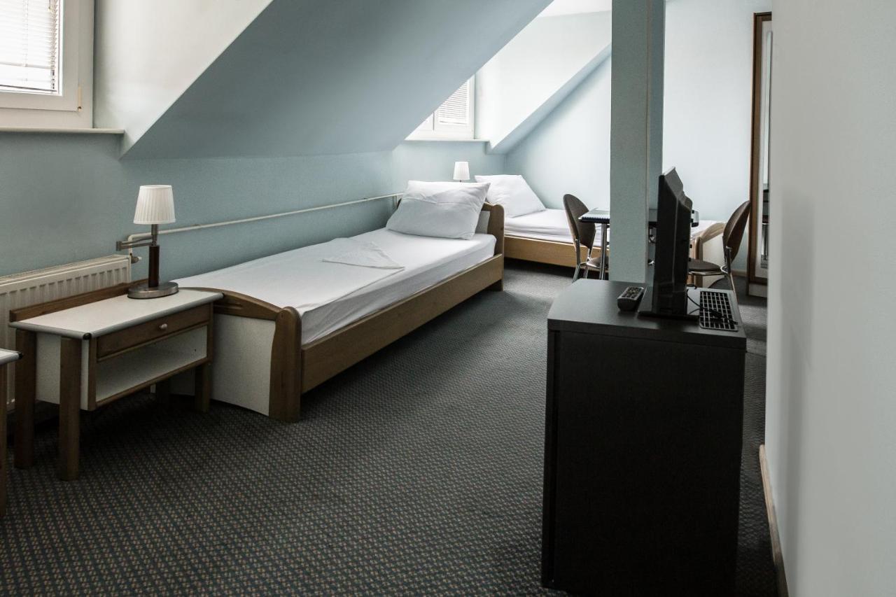 Hotel Carlstadt 卡尔洛瓦茨 外观 照片