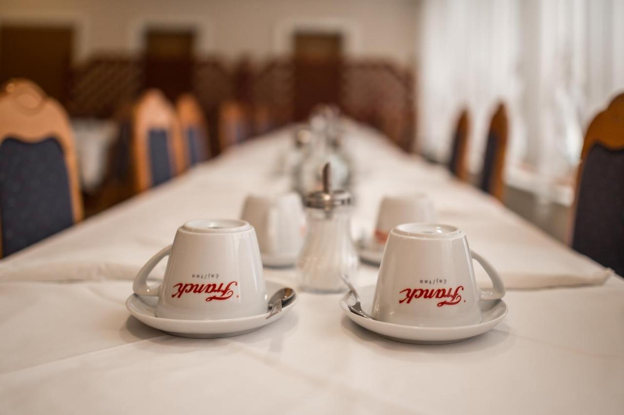 Hotel Carlstadt 卡尔洛瓦茨 外观 照片