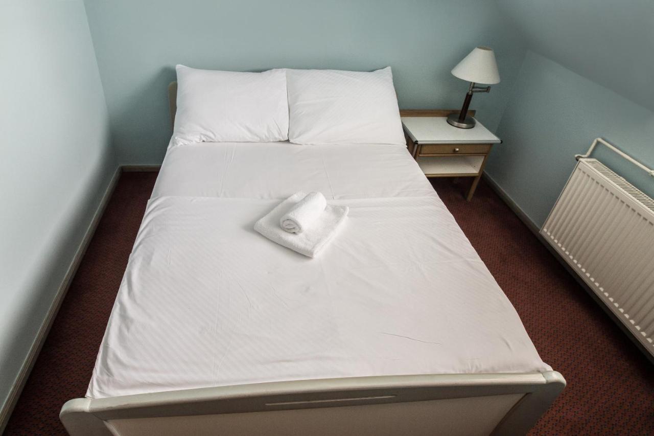 Hotel Carlstadt 卡尔洛瓦茨 外观 照片