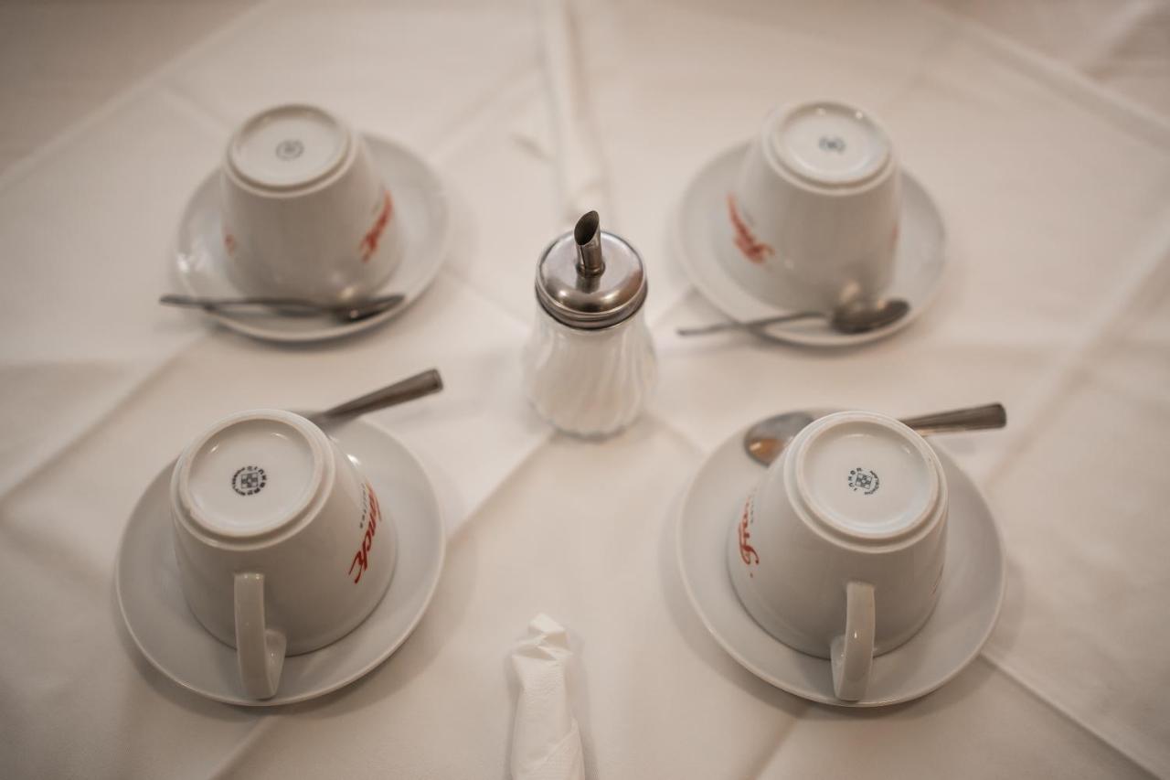 Hotel Carlstadt 卡尔洛瓦茨 外观 照片